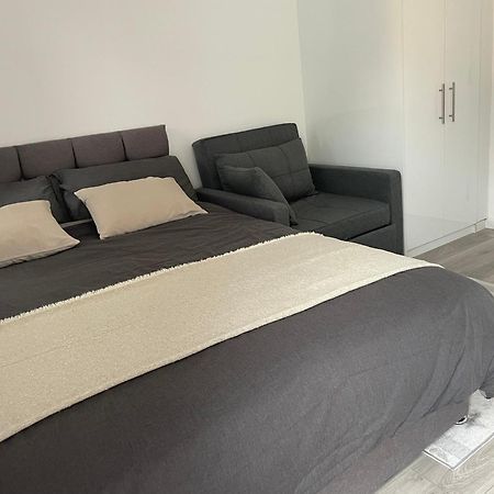 Studio Flat Private Shower Wc And Kitchenette Londra Esterno foto
